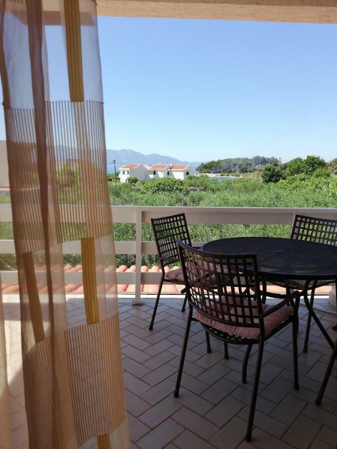 Apartments Ida Sućuraj エクステリア 写真