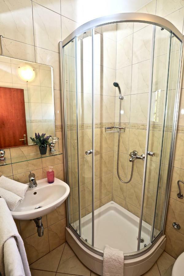 Apartments Ida Sućuraj エクステリア 写真